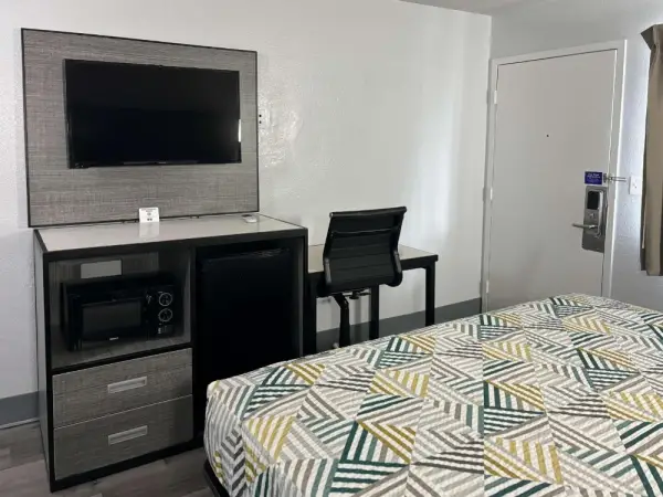 Motel 6-Meridian, MS 6